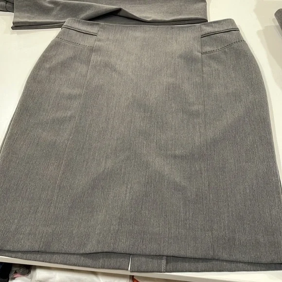 3 Piece Worthington Stretch Suit - Picture 7 of 12